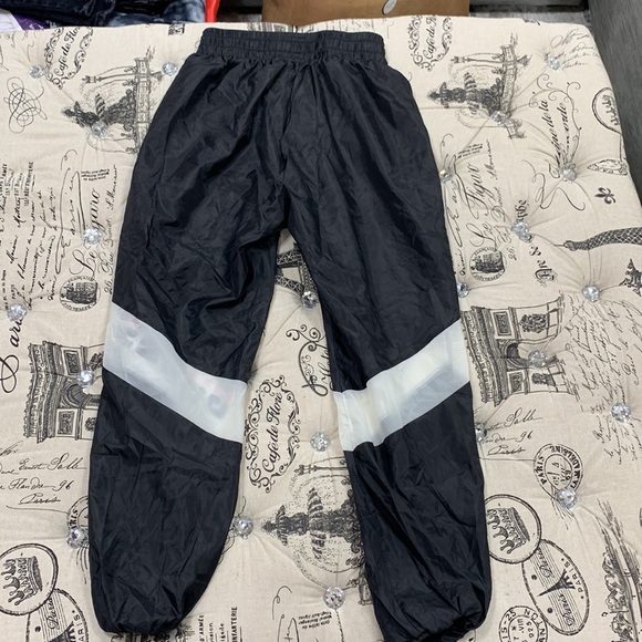 Guess Black Baggy Pants - Picture 2 of 4